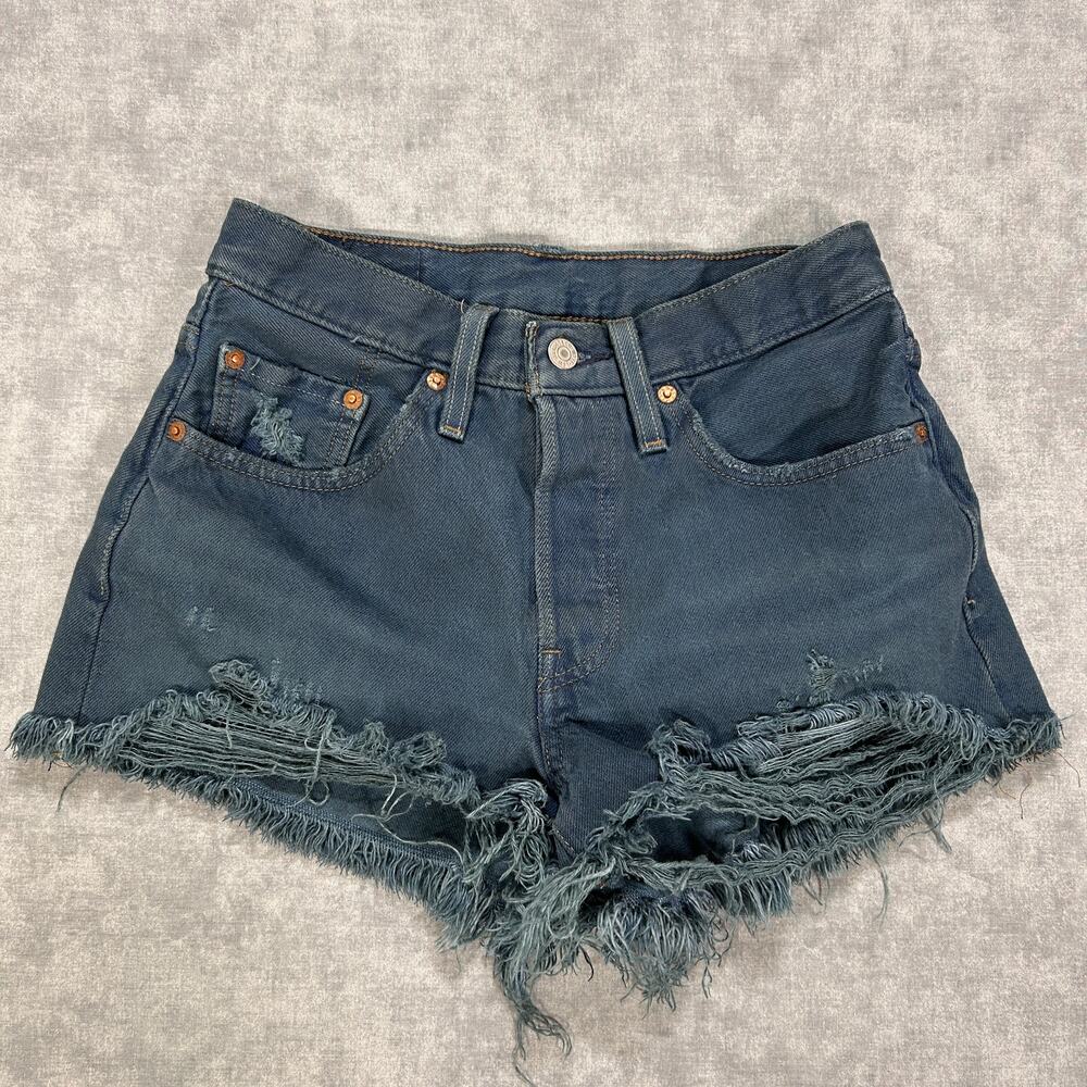 Levis 501 Original Shorts 2in Cut off Womens 26 Thrashed Frayed Hem 56327-0091